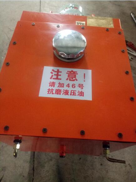 用架柱式液壓回轉(zhuǎn)鉆機，請用46號抗磨液壓油